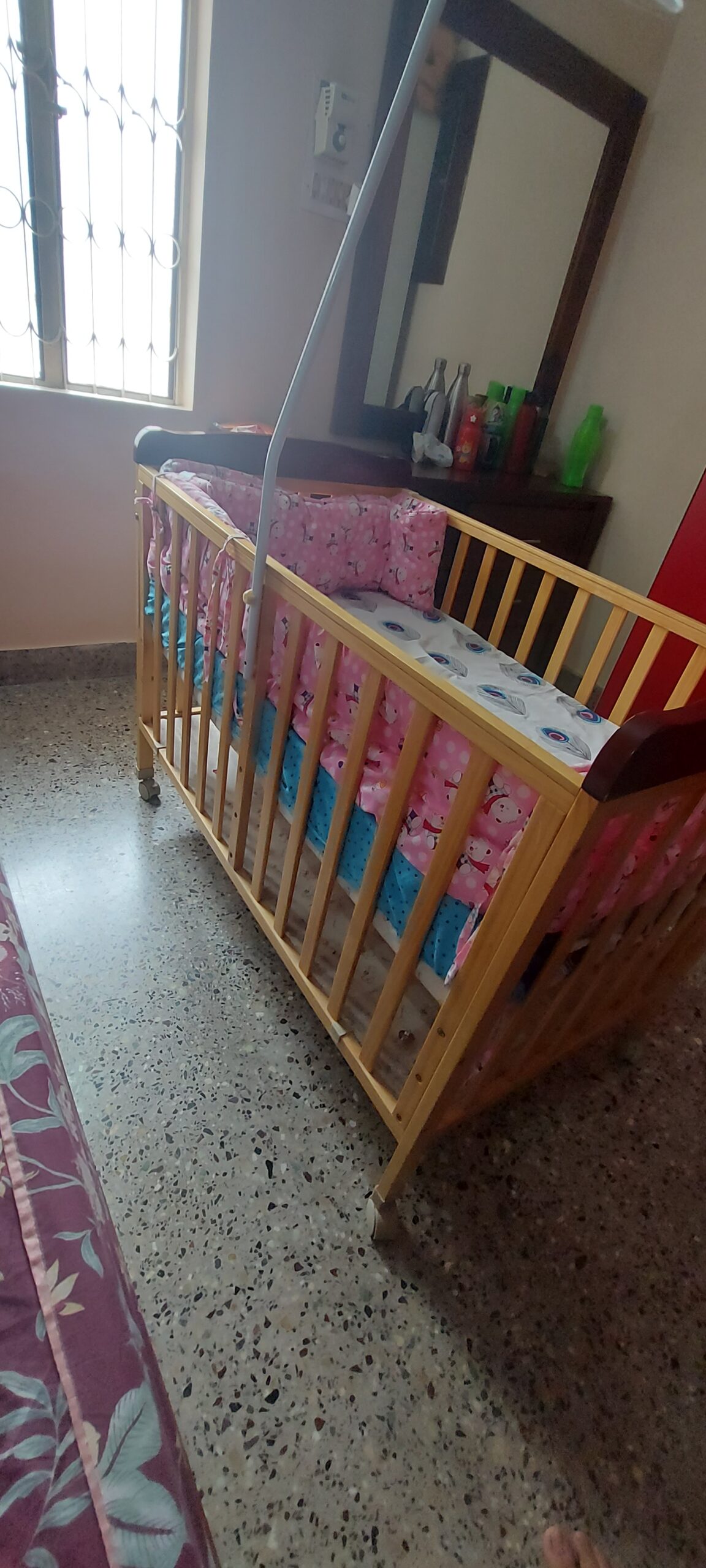 Baby hug outlet cot