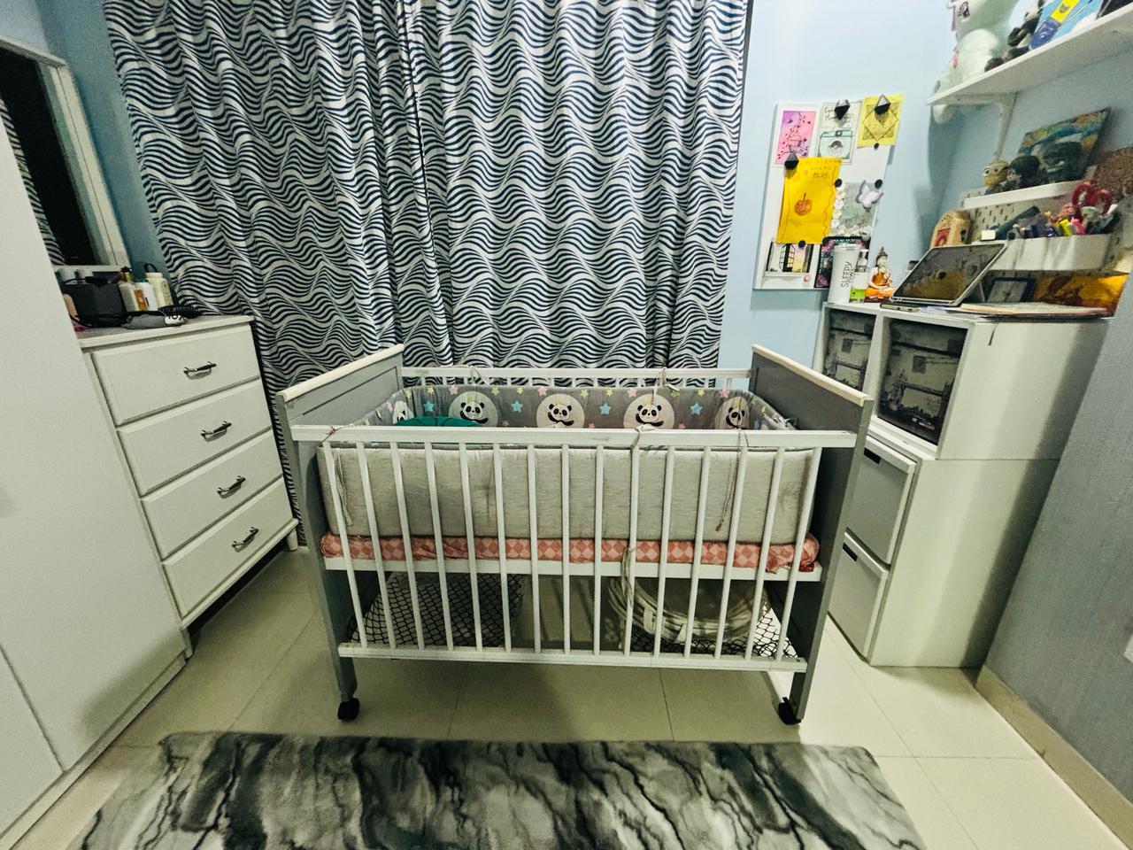 secondhand luvlap baby cot for sale