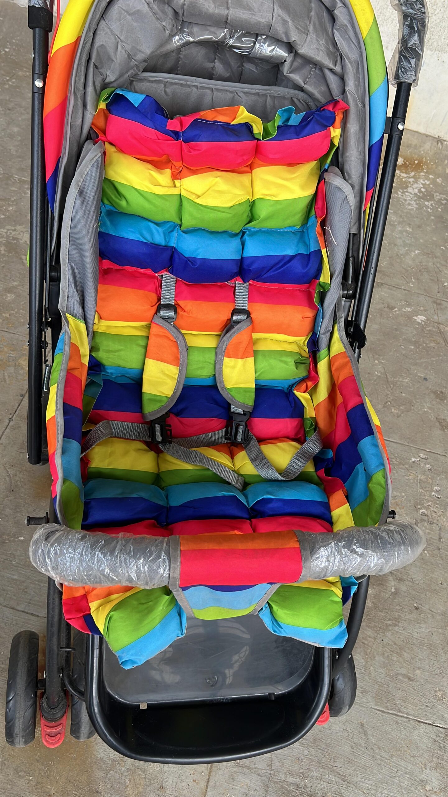 secondhand babyhug cosmo stroller in Ahmedabad