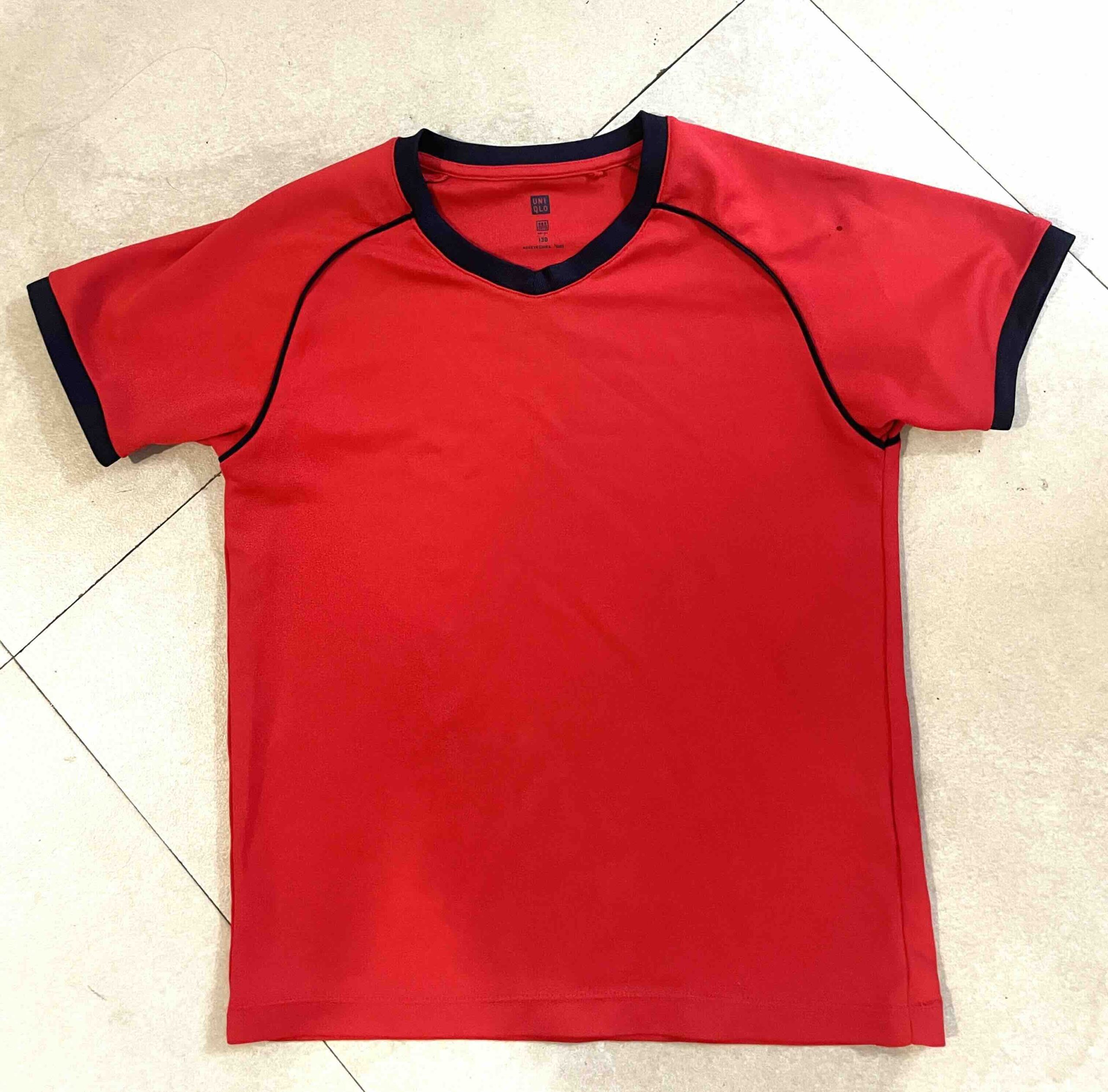 Hardly used Uniqlo Quick Dry T Shirt for FREE