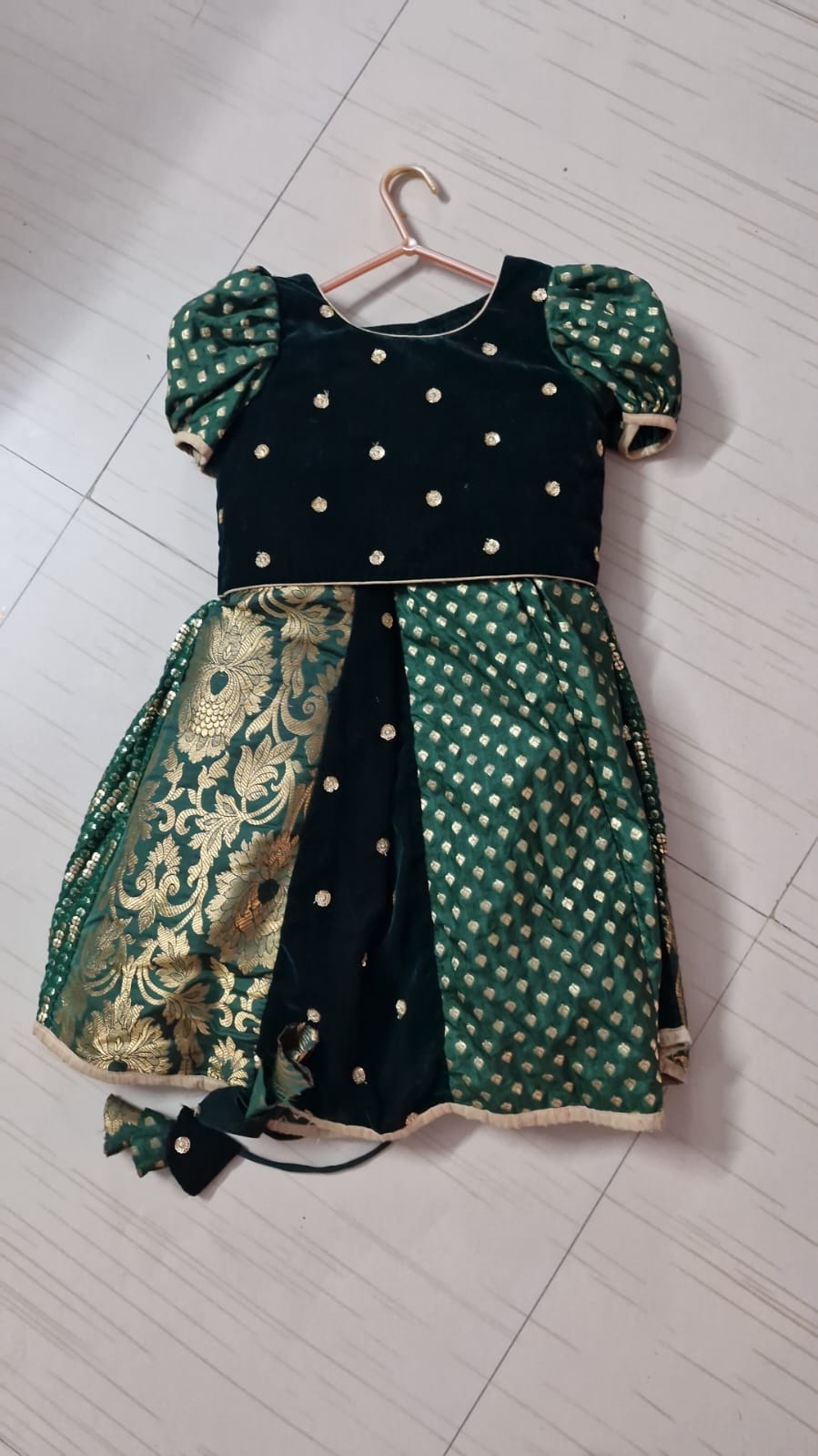 Preowned Little muffet velvet lehenga for girls (4-5 years)