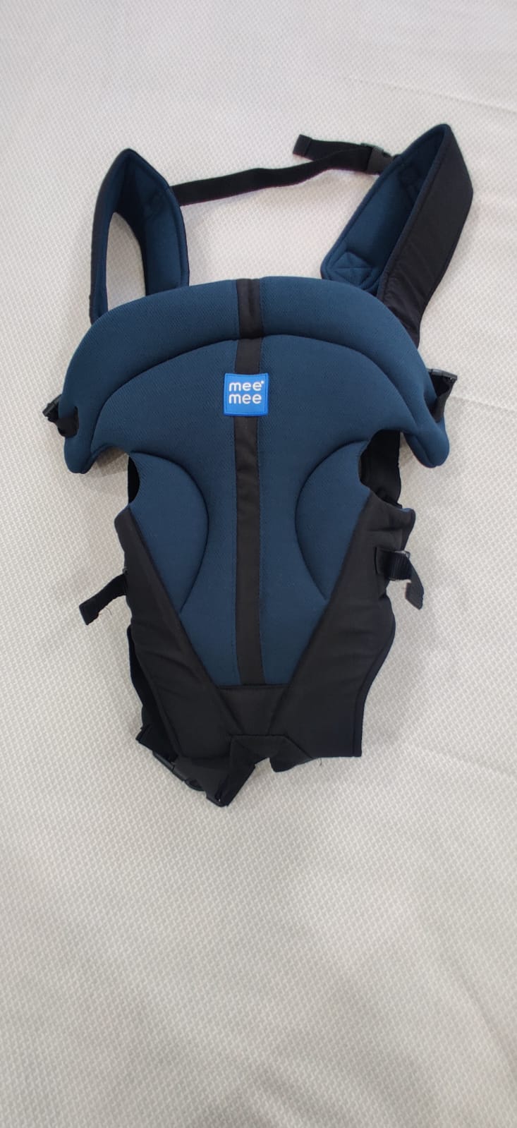 preowned but unused NEW Mee Mee Baby Sling Carrier