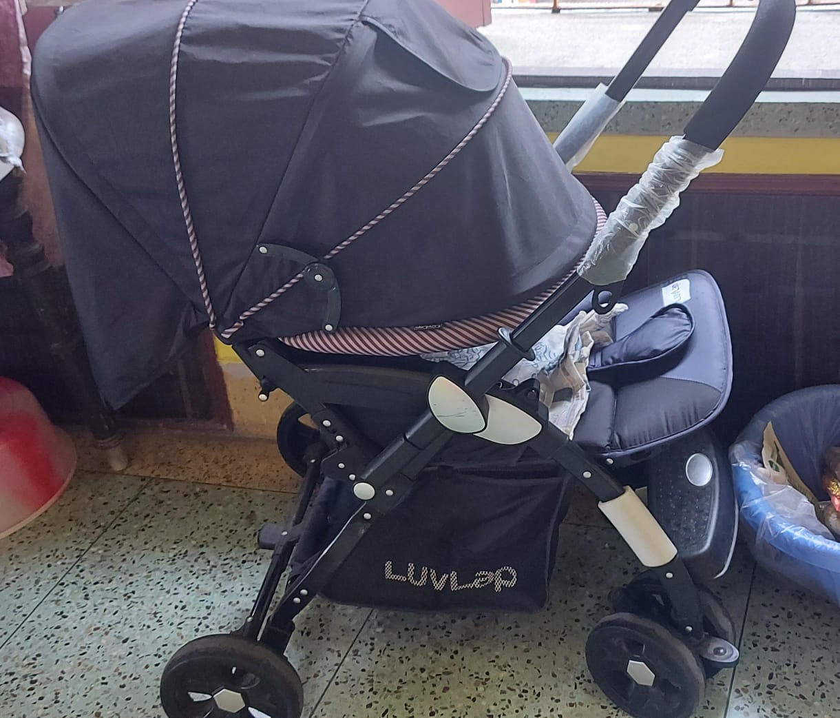 thrift baby luvlap stroller in Kolkata