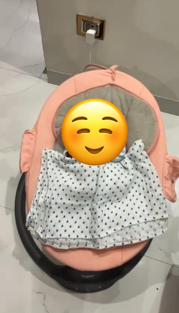 preowned gently used Baybee baby swing cradle for sale ( New Delhi )