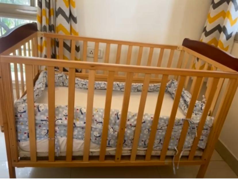 secondhand Like NEW Babyhug Hamilton Wooden Cot & Mattress Set ( Bangalore )