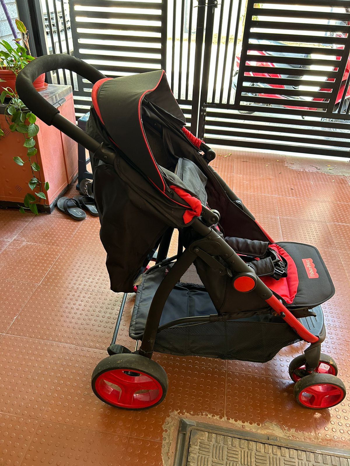 thrift baby gently used Fisherprice stroller ( Bangalore )