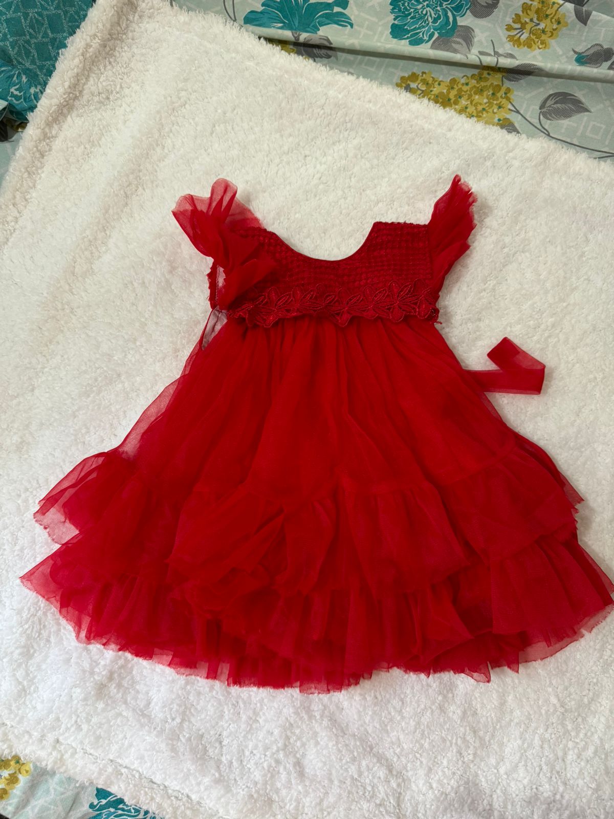 Preloved Like New red net fabric frock with lace (12-18 months)