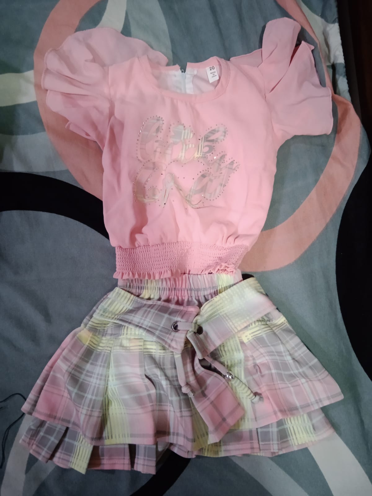 Like new skirt and top set (upto 6 months)