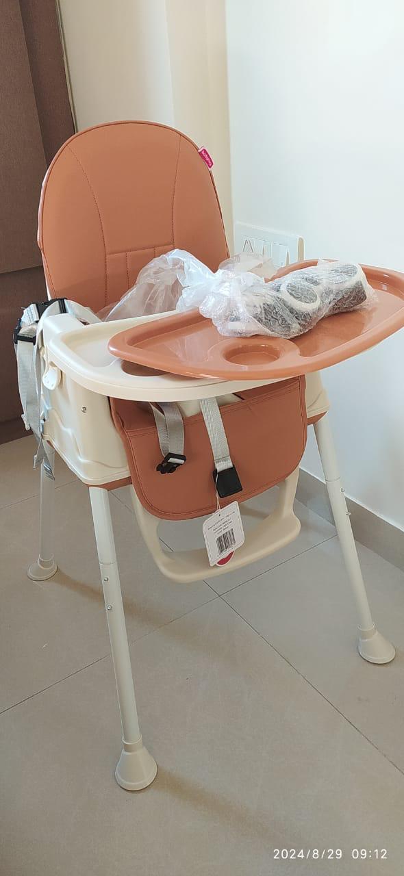 Preloved but unused NEW Babyhug feeding chair