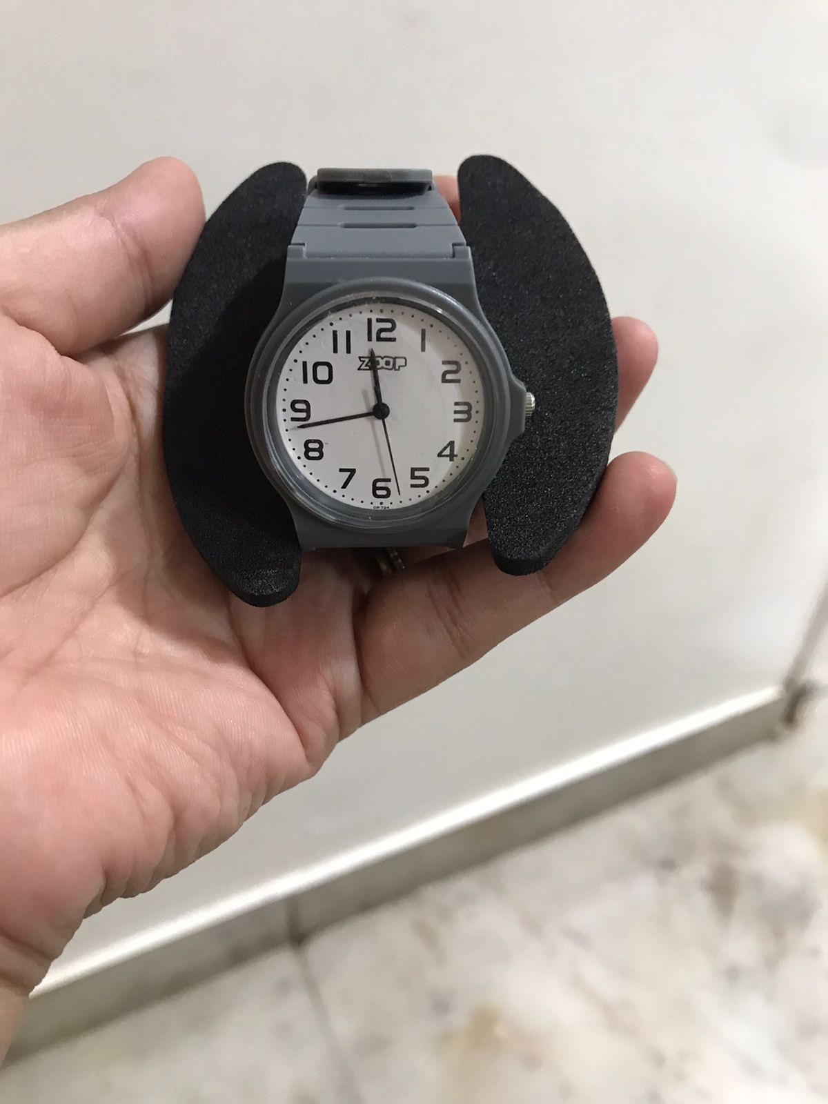 Preowned NEW Titan zoom quartz analog watch