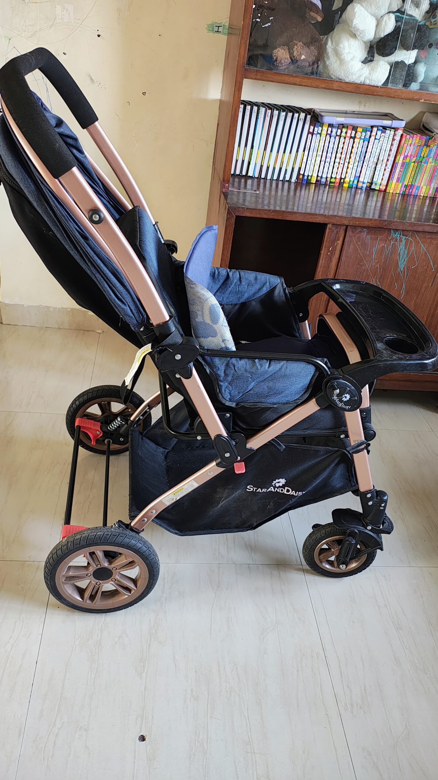 preowned Star and Daisy stroller ( Mumbai )