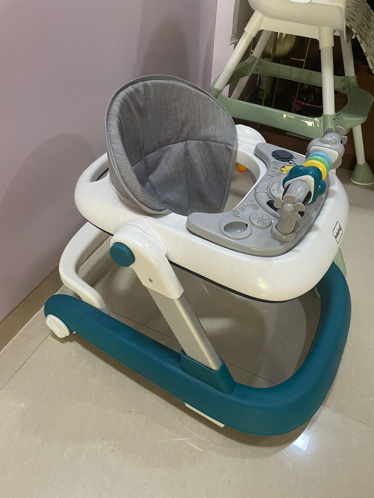 secondhand Like New Babyhug laugh and learn 2 in 1 multifunctional baby walker ( Kalyan )