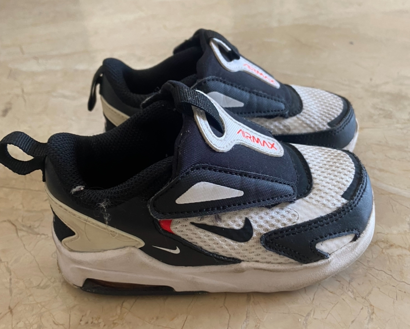 Second hand Nike air max bolt toddler casual running shoes (UK 6.5 1-3 years)