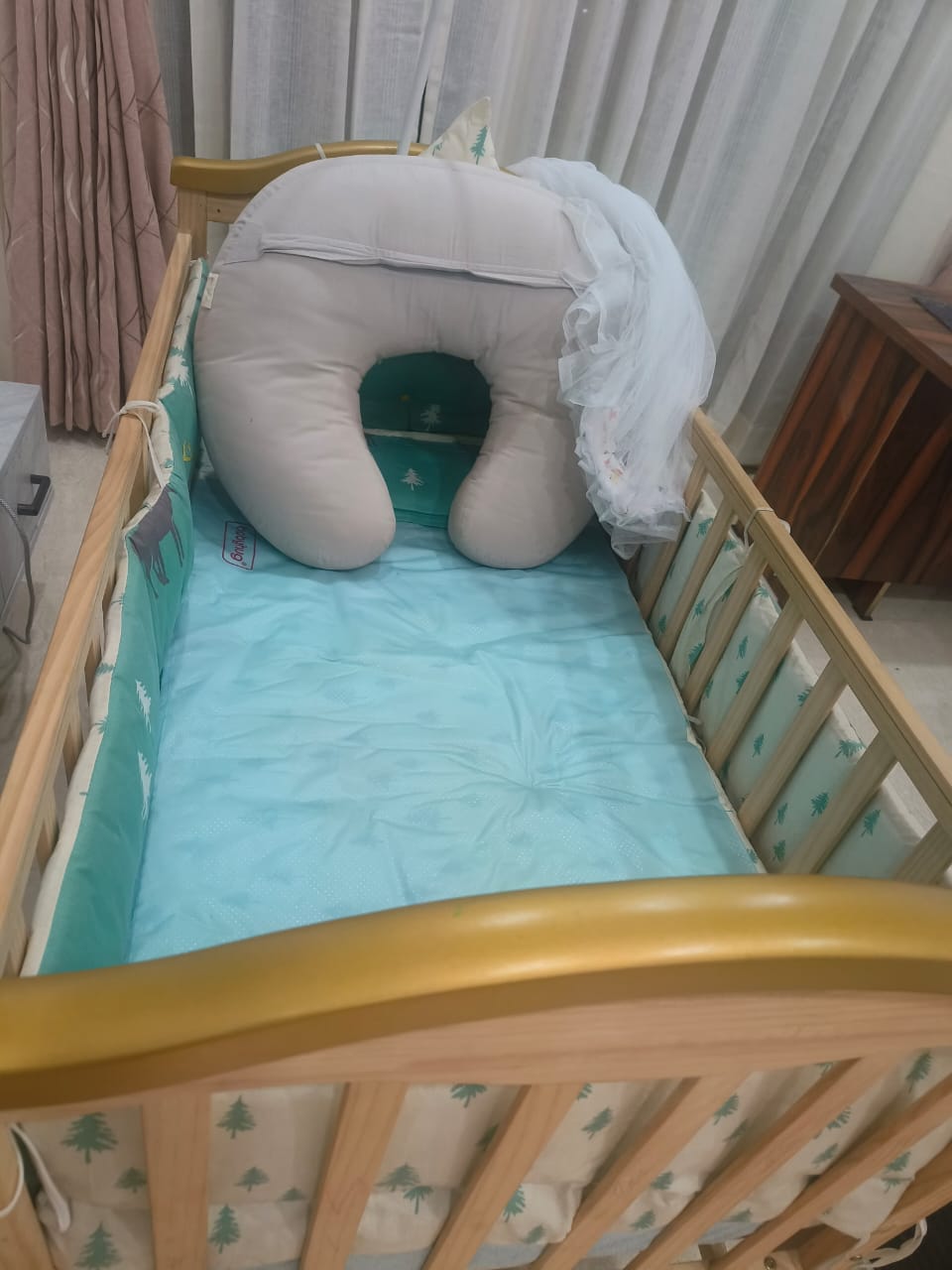 Secondhand Huny huny crib with mattress ( Gurgaon )