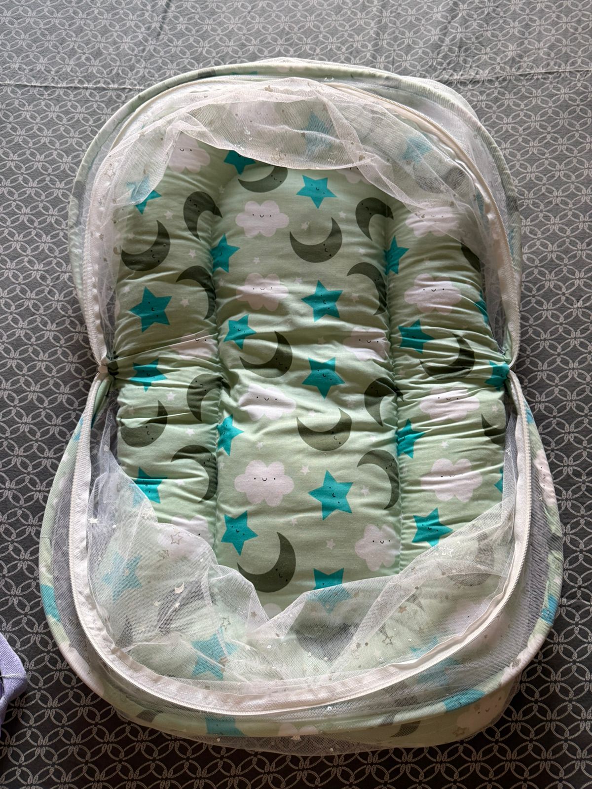 Preowned baby sleeping pod with mosquito net ( Gwalior )