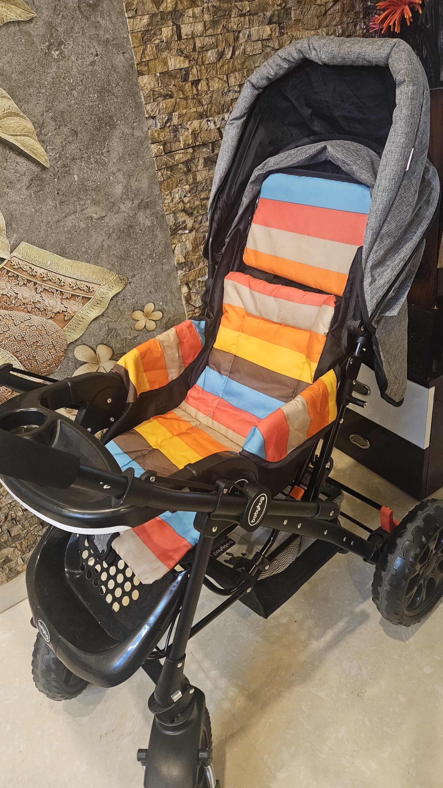 Thrift baby Like New Babyhug melody stroller ( Bangalore )