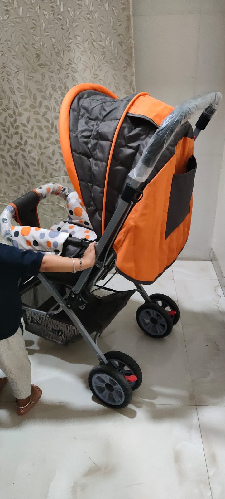 Thrift baby LuvLap sunshine baby stroller / pram ( Mumbai )