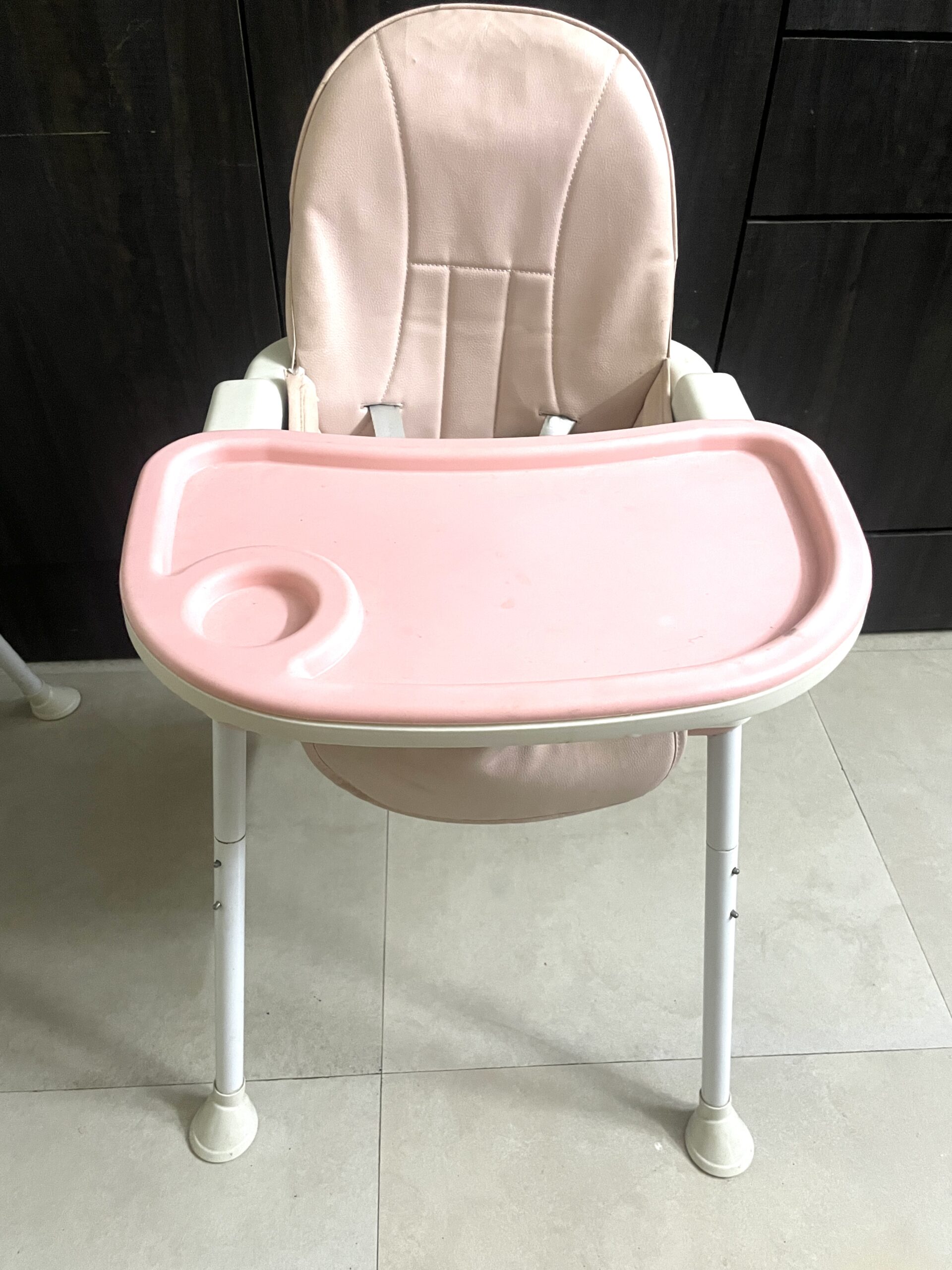 Second hand Little olive high chair ( Mumbai )