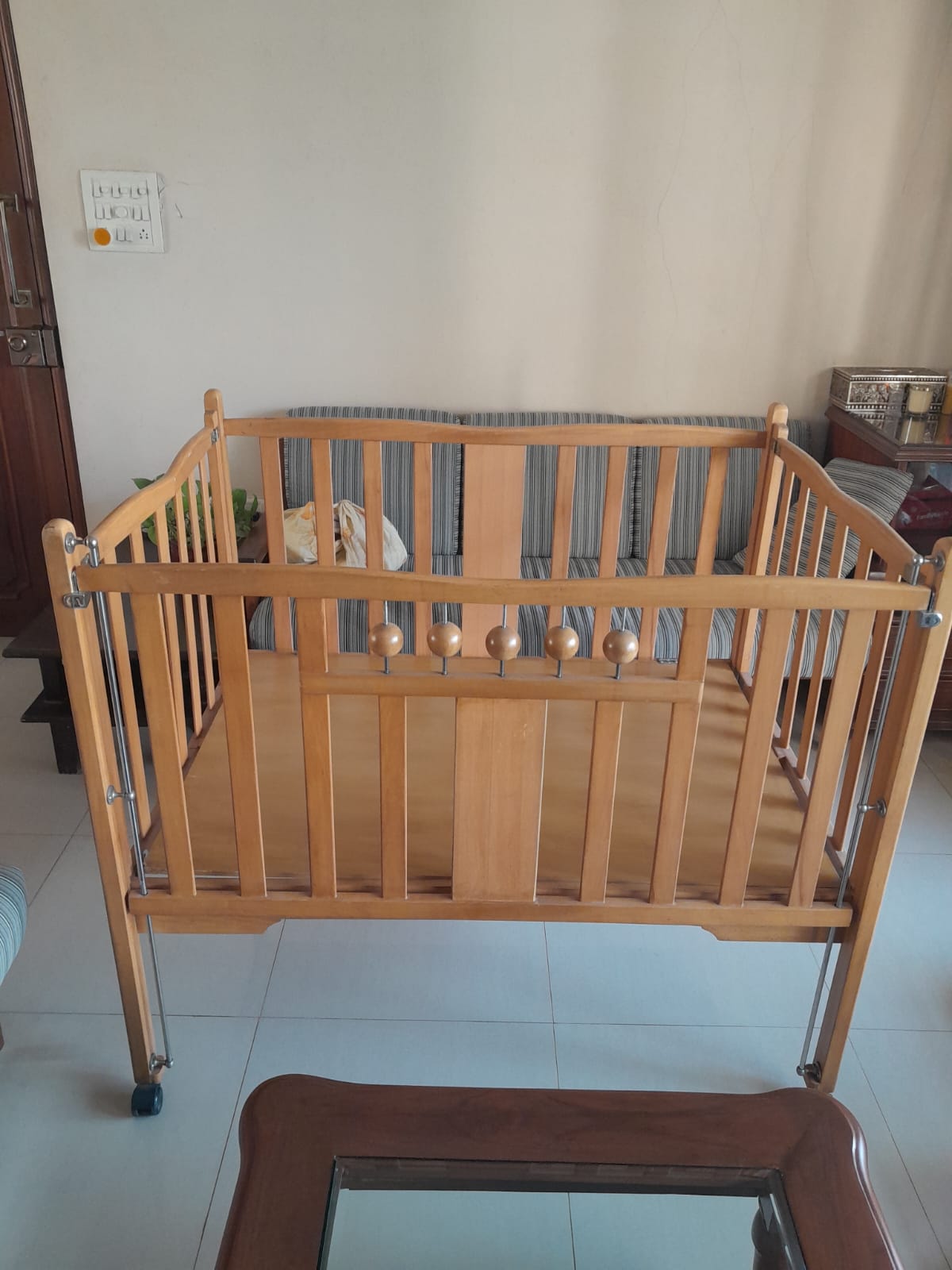 Second hand foldable baby cot with mattress ( Mumbai )