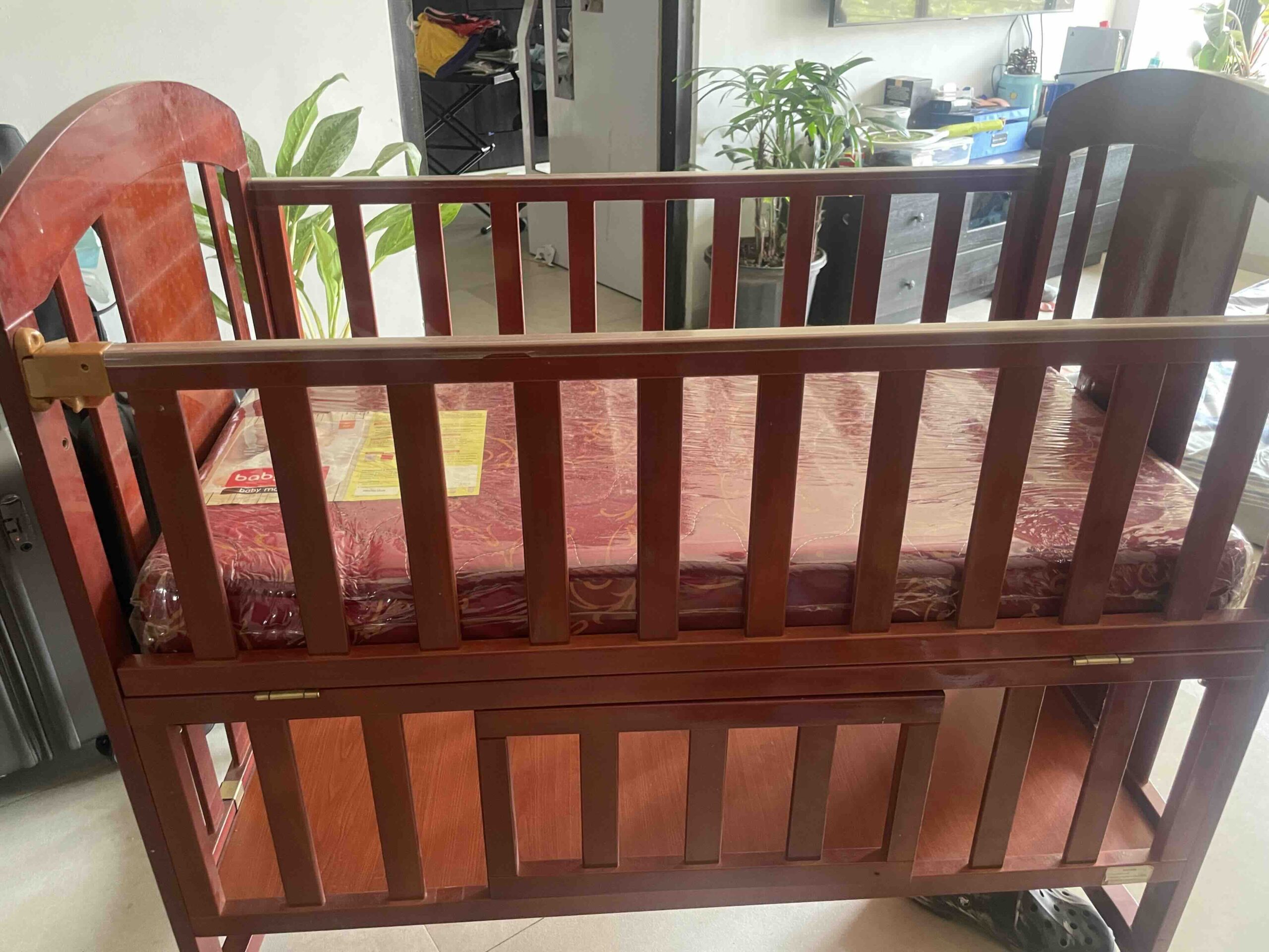 Secondhand Like New Babyhug Cot ( Mumbai )