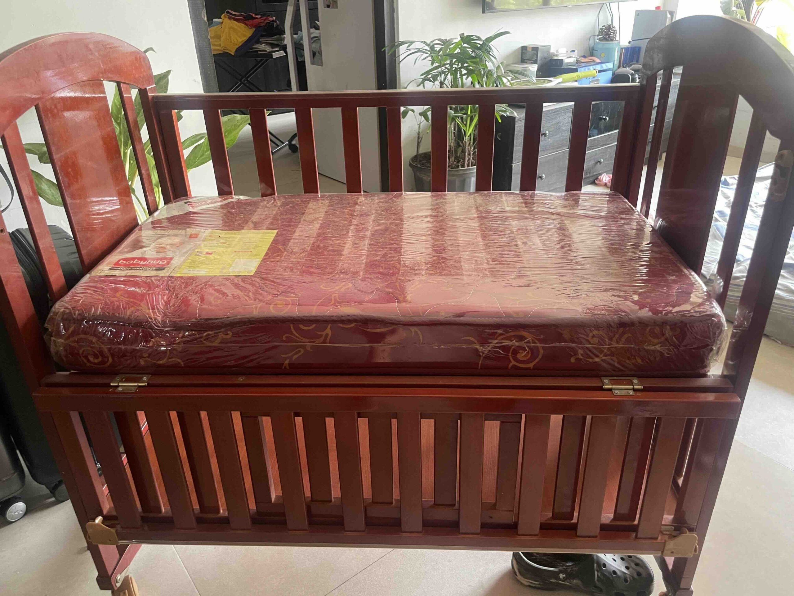 Preowned Like New Babyhug Cot ( Mumbai )