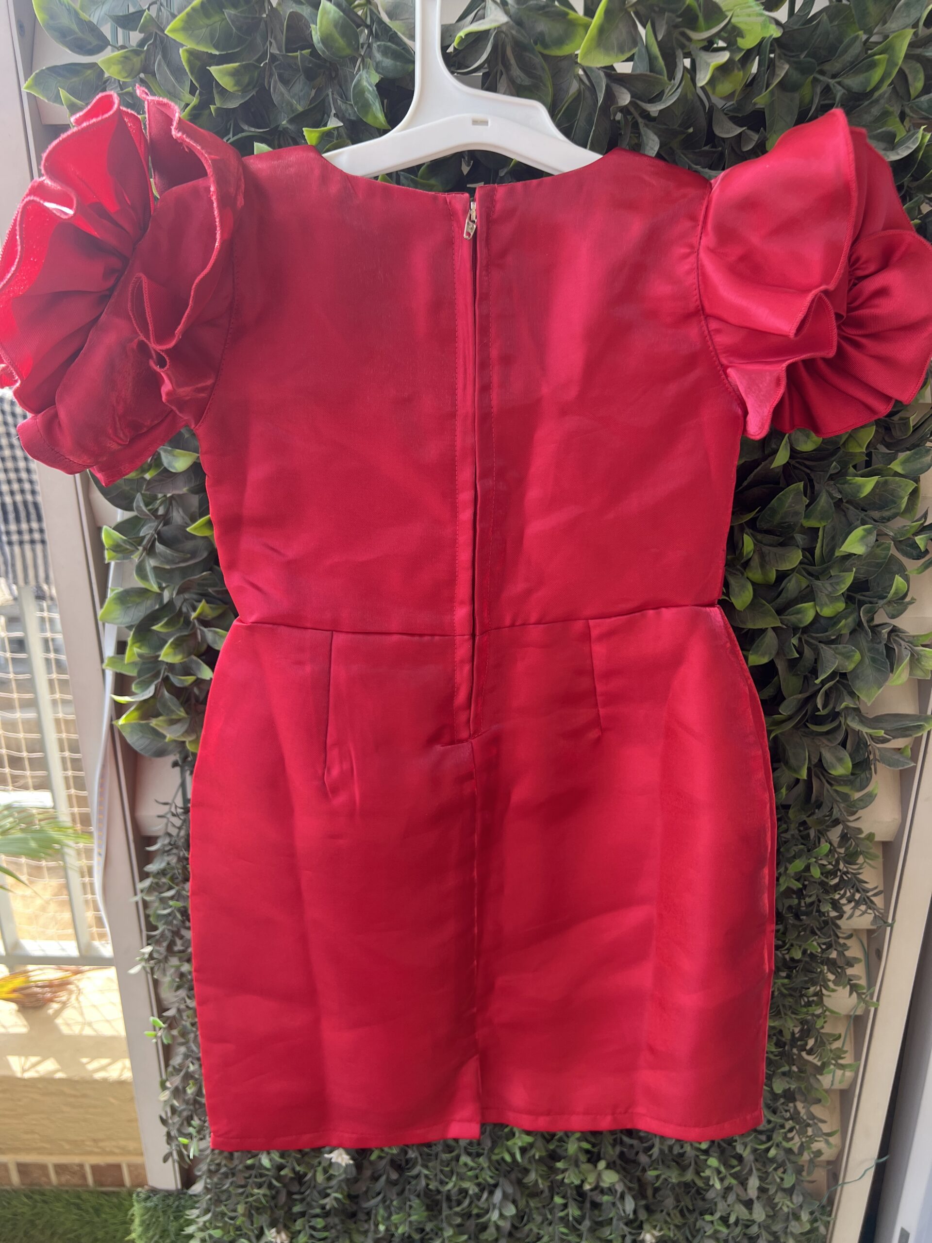 Preowned but NEW Peppermint red party dress (4-5 years)