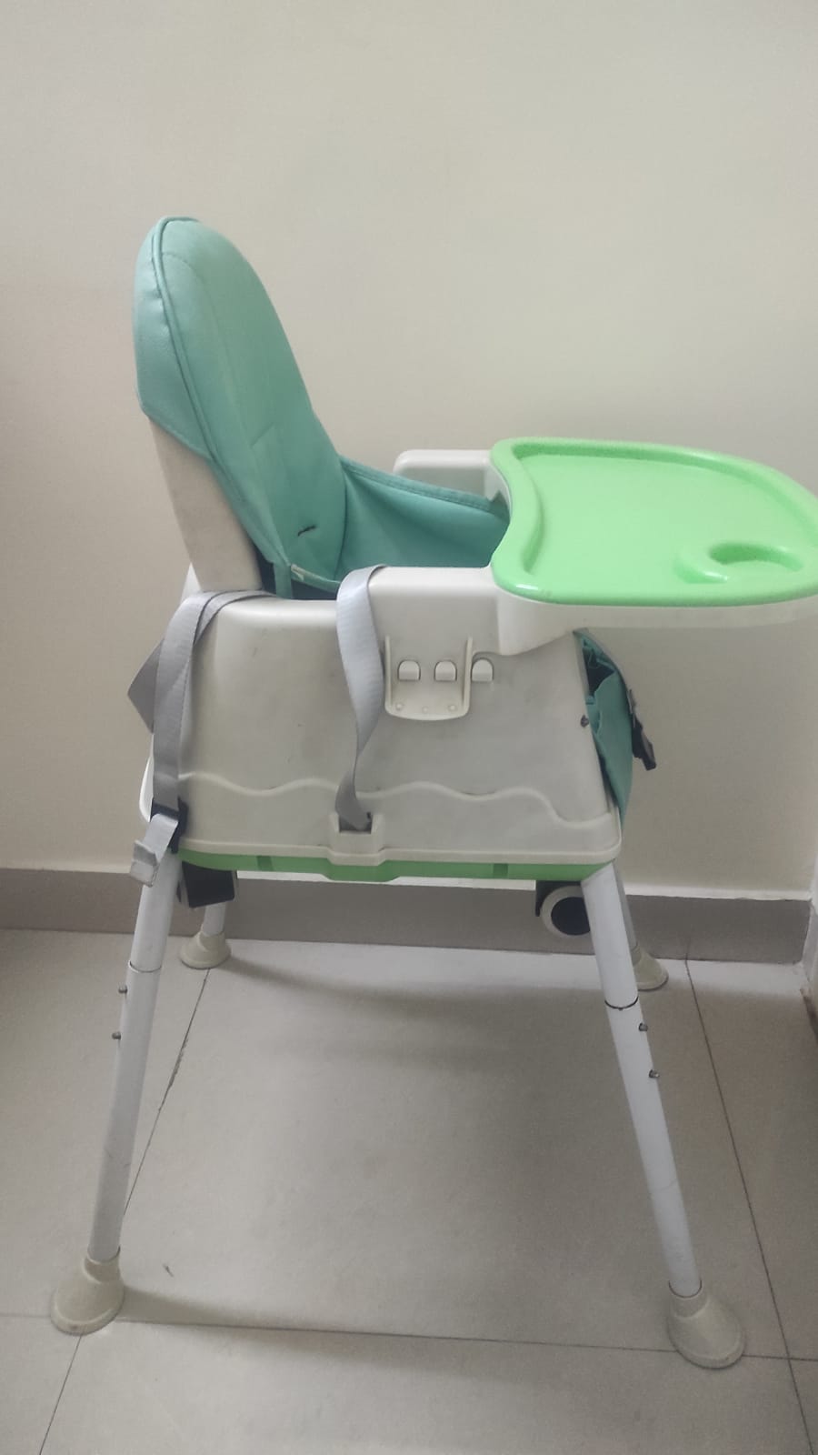 Used Syga high chair for sale ( Noida )