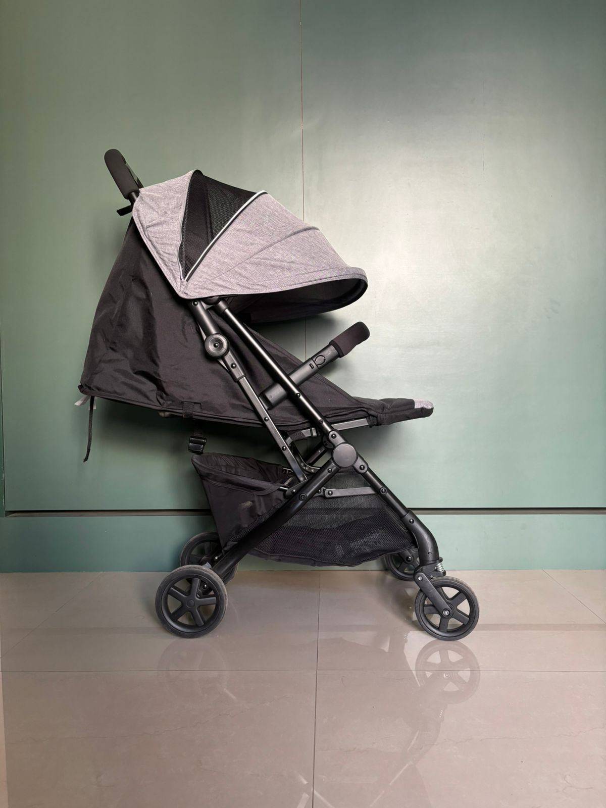 Foldable lightweight stravell stroller for baby