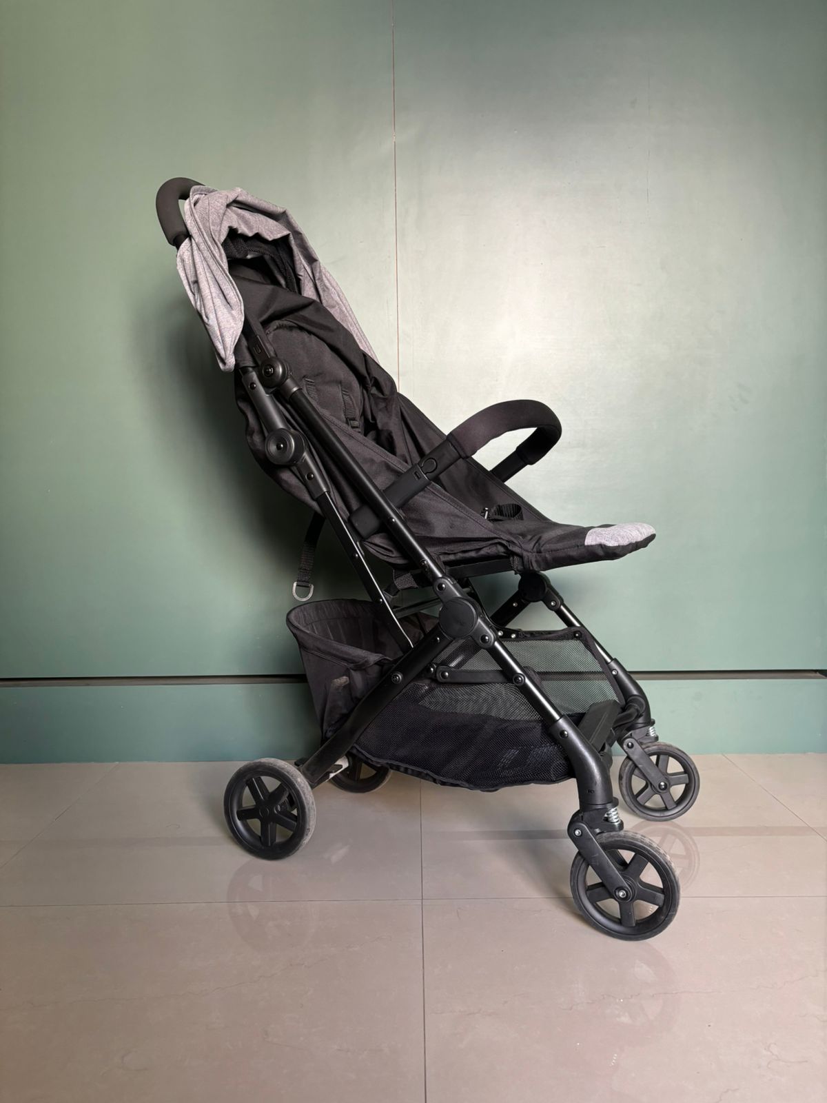 Secondhand Foldable lightweight stravell stroller for baby