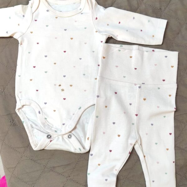 Preloved newborn baby set for FREE (0-1 months)