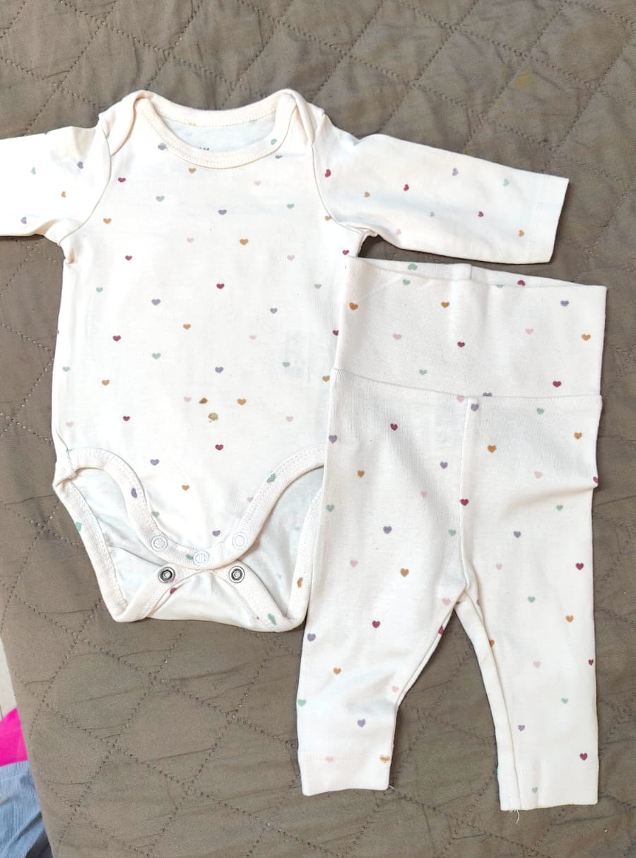 Preloved newborn baby set for FREE (0-1 months)