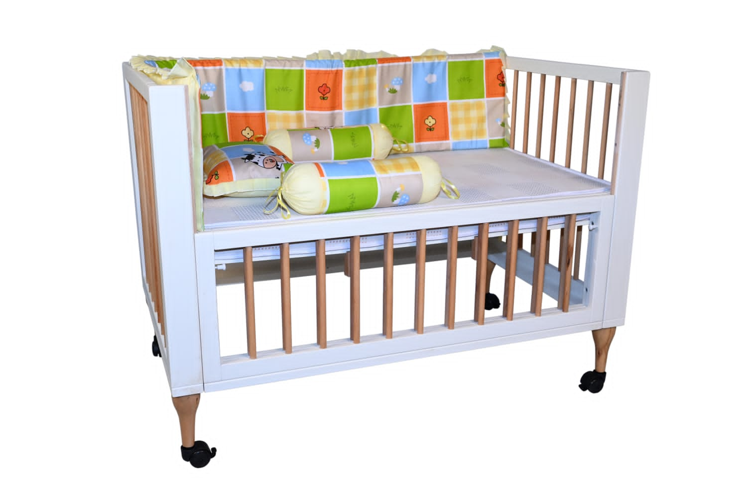 Second hand baby crib with mattress ( Mumbai )