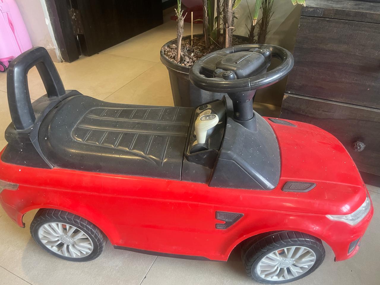 Second hand Well used kids battery operated car ( Mumbai )