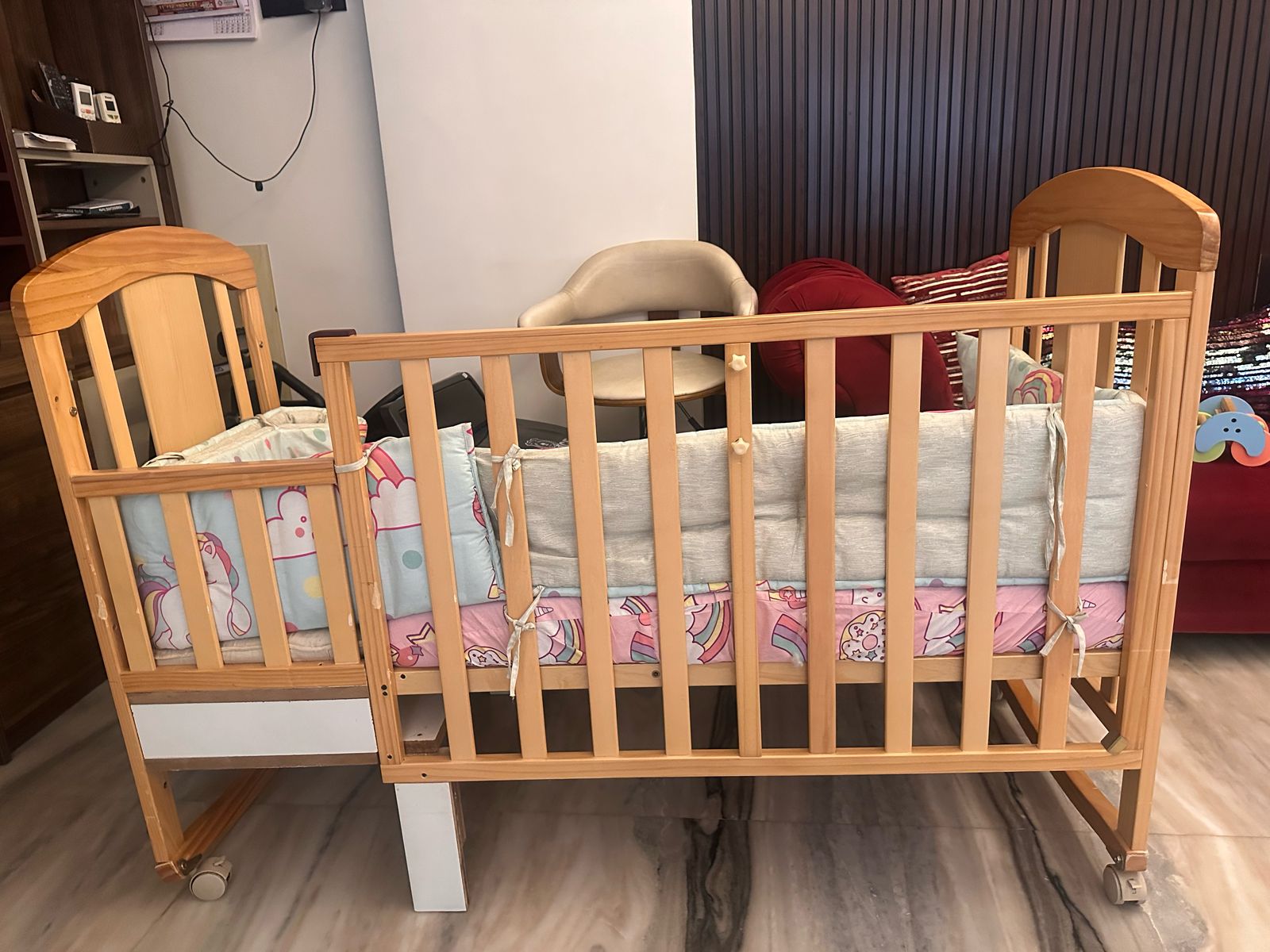Preowned Babyhug Baby Crib ( Mumbai )