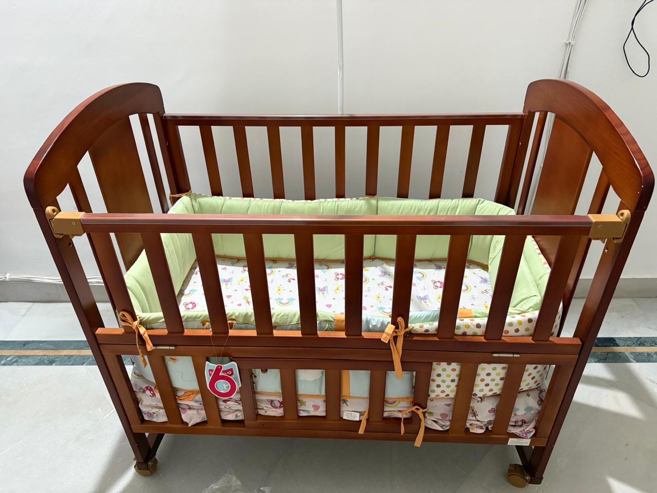 Like New Babyhug Baby Cot