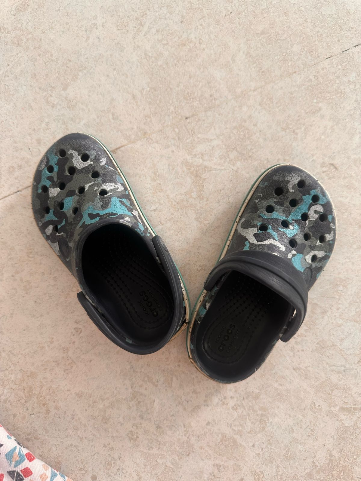 Preloved Kids Crocs C8 (3-5 Years)