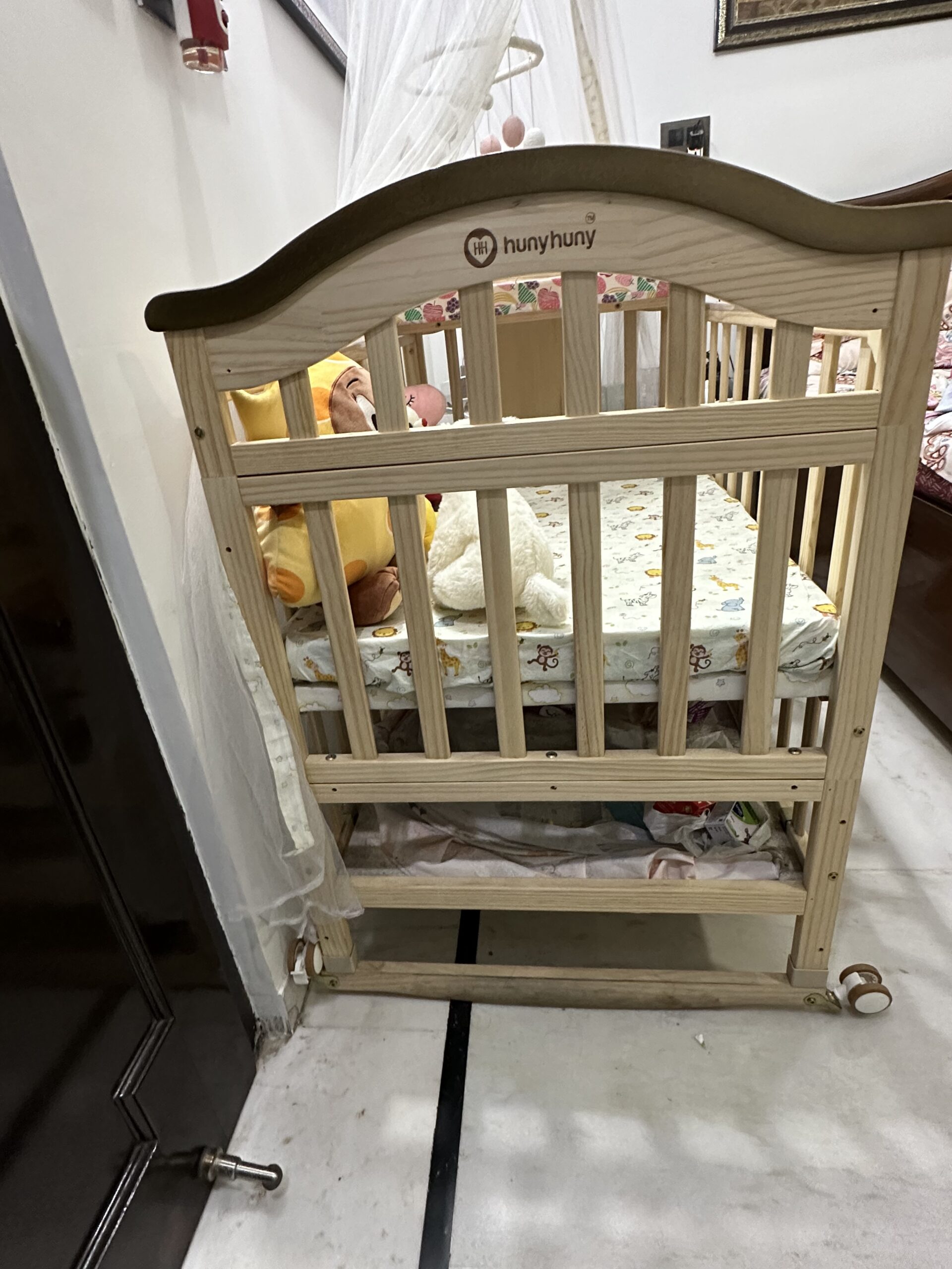Secondhand Like New HunyHuny baby crib ( New Delhi )