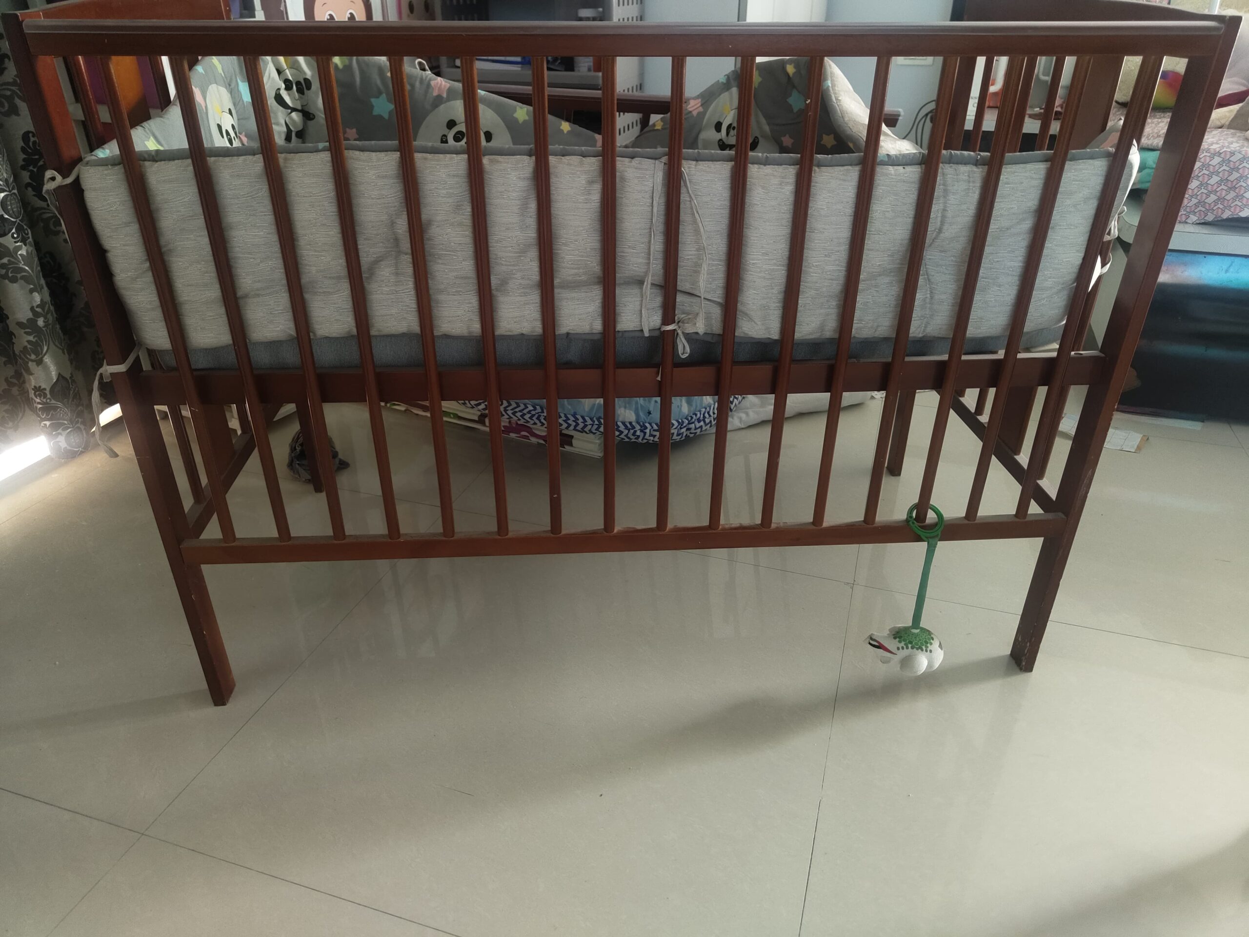 Secondhand Babyhug malmo wooden cot ( Uttrakhand )
