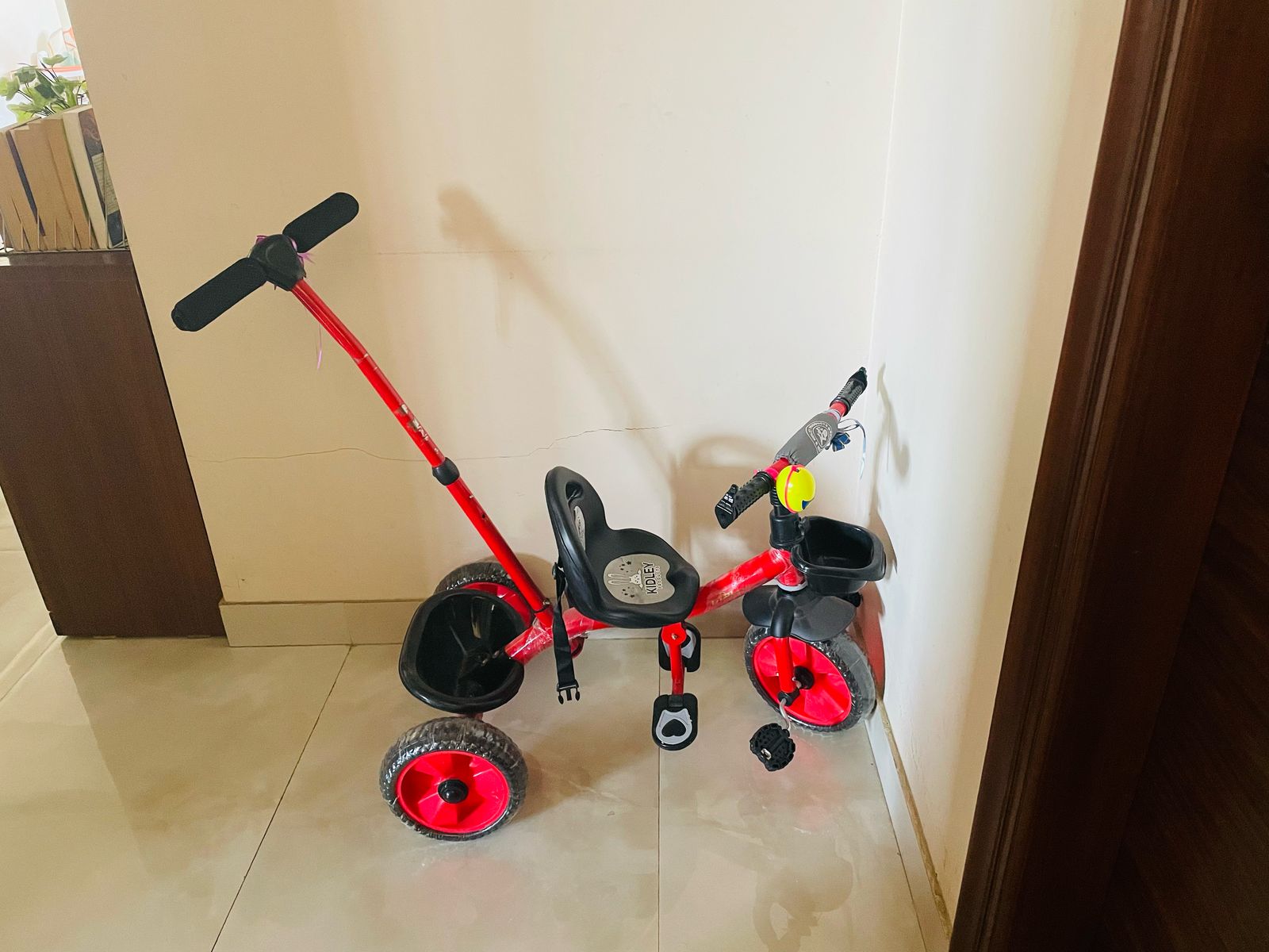 Preowned but unused NEW Tricycle for toddlers ( New Delhi )