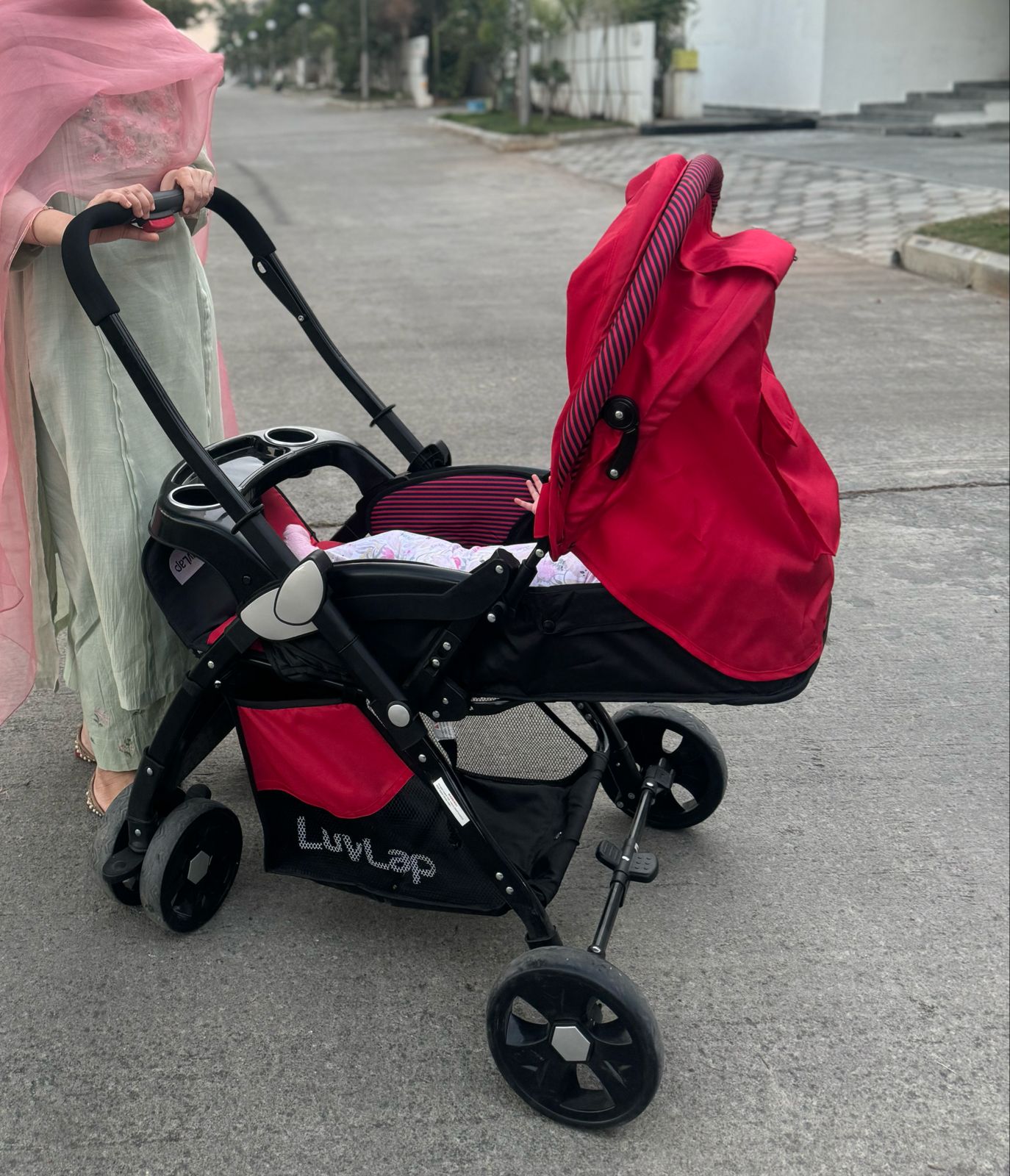 Secondhand Like New Luvlap baby stroller ( Hyderabad )