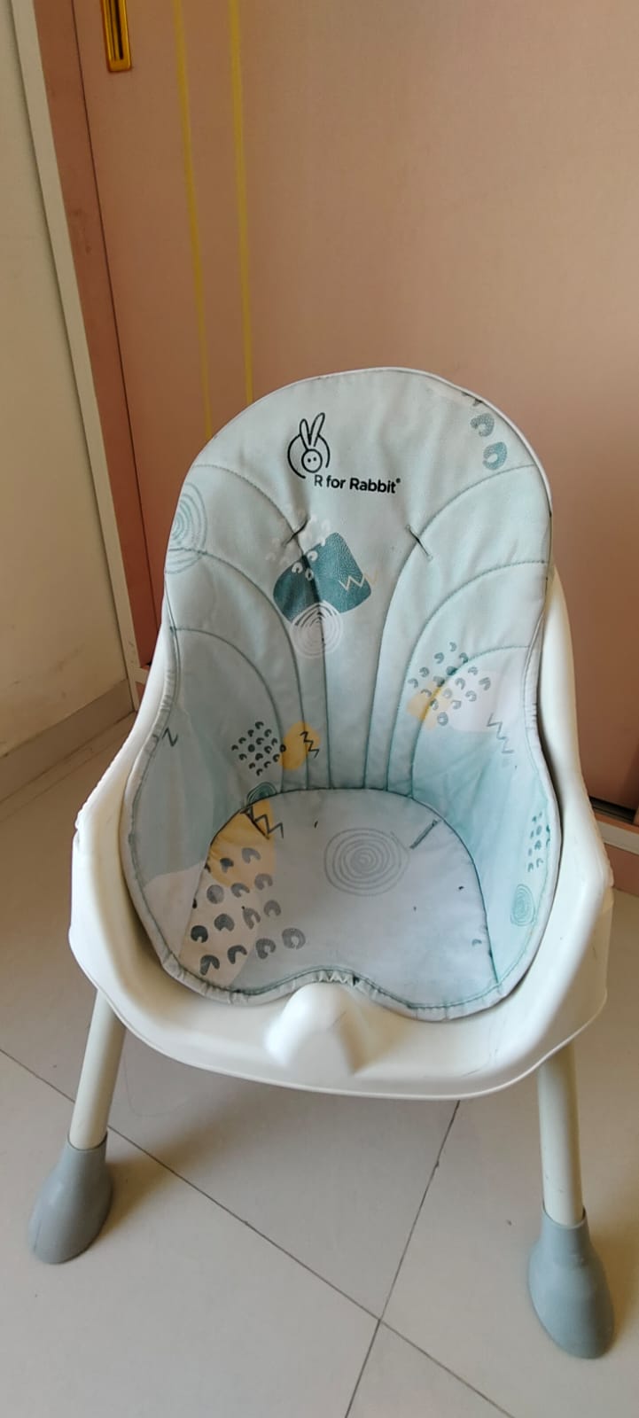 Secondhand 2 in 1 R for Rabbit high feeding chair ( Pune )