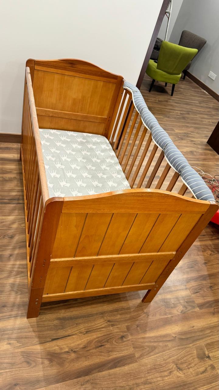 Preowned Like New Mothercre baby cot ( New Delhi )