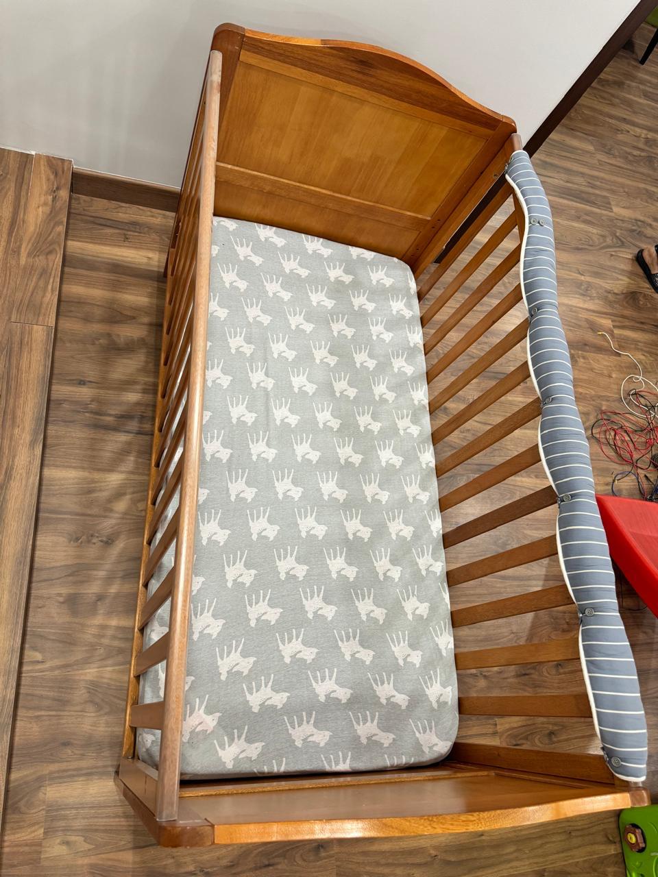 My Thrift baby loot Like New Mothercre baby cot ( New Delhi )