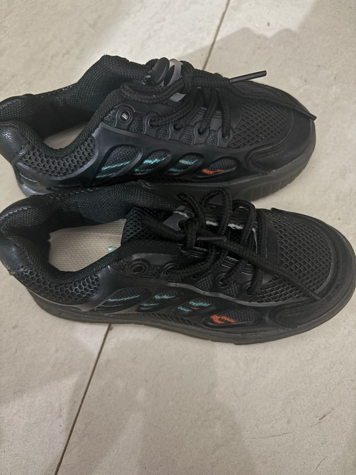 Gently used party wear boys shoes with light (2-3 years)
