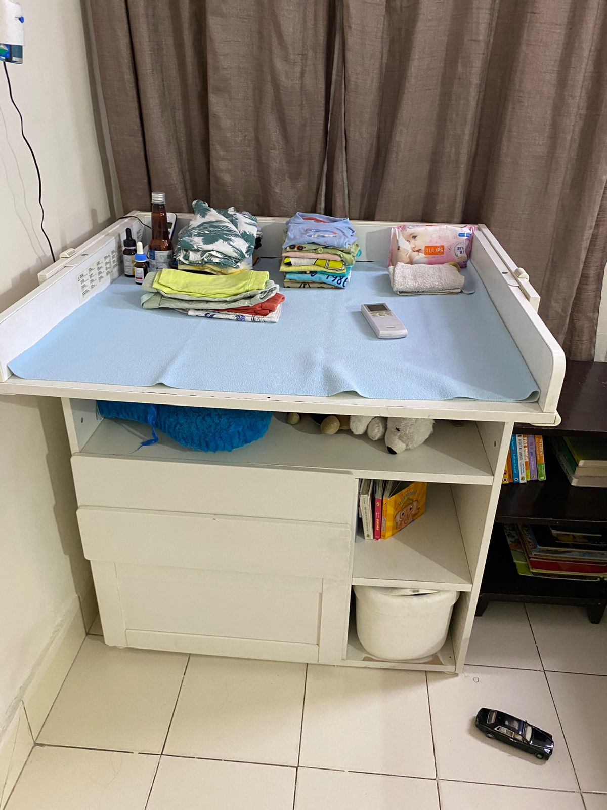Secondhand Ikea changing station ( New Delhi )