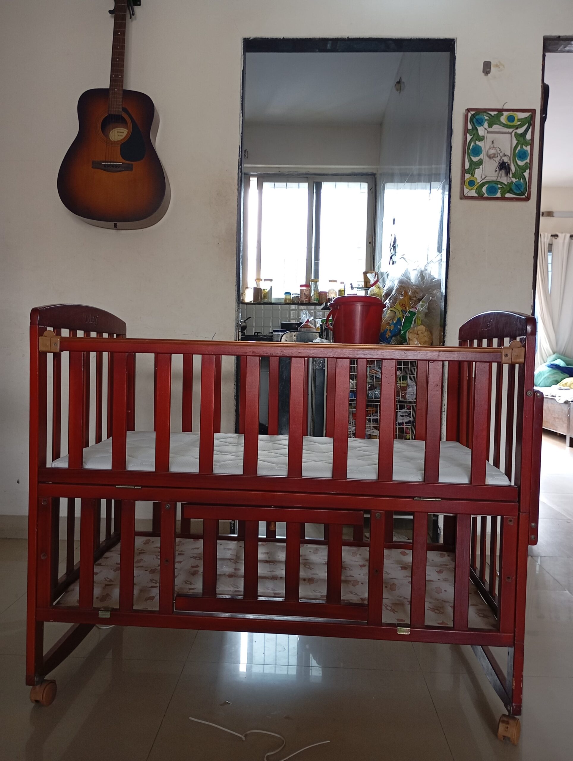 Secondhand Luvlap baby crib ( Mumbai )