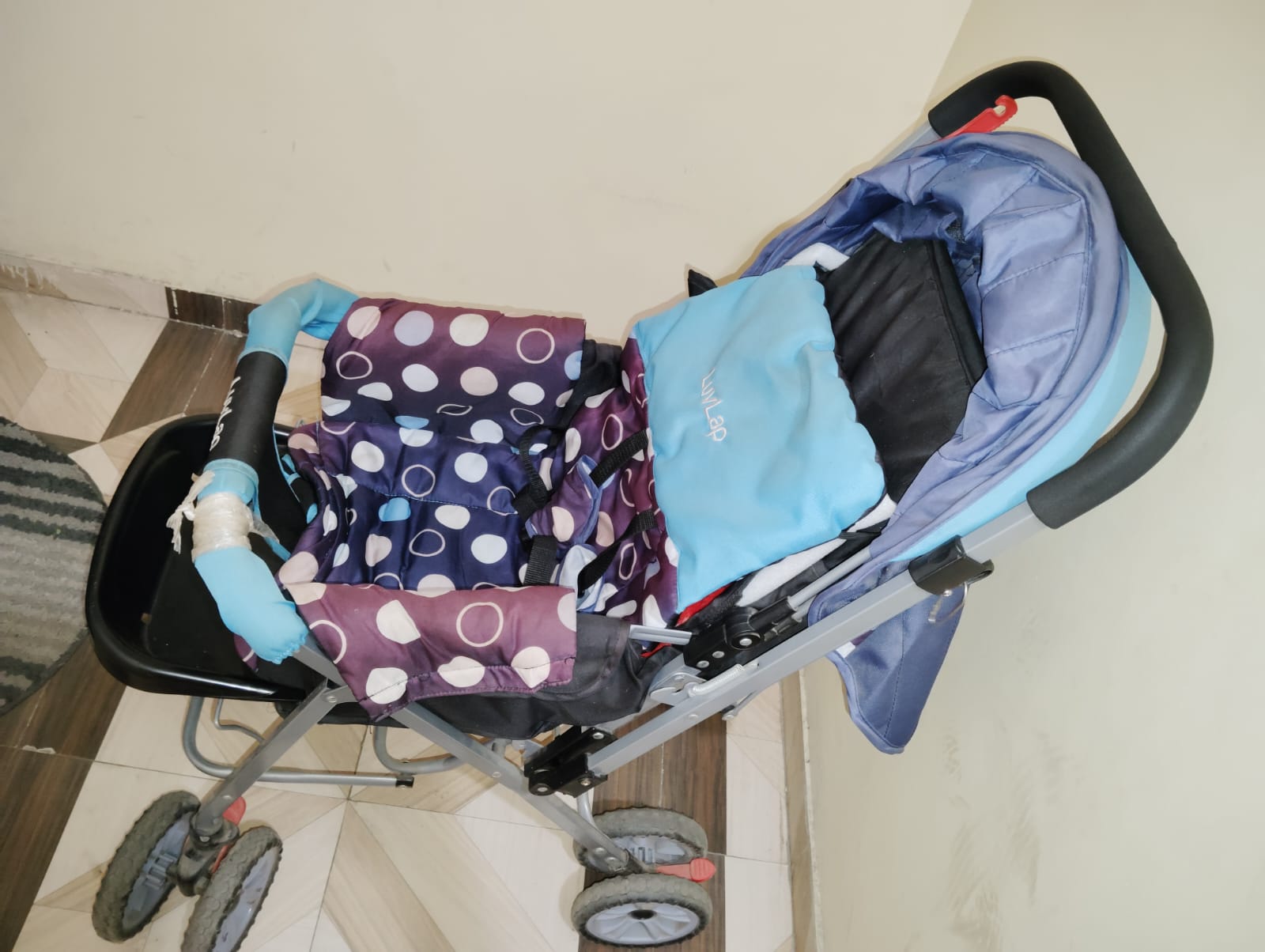 Preowned baby pram LuvLap brand Navi Mumbai