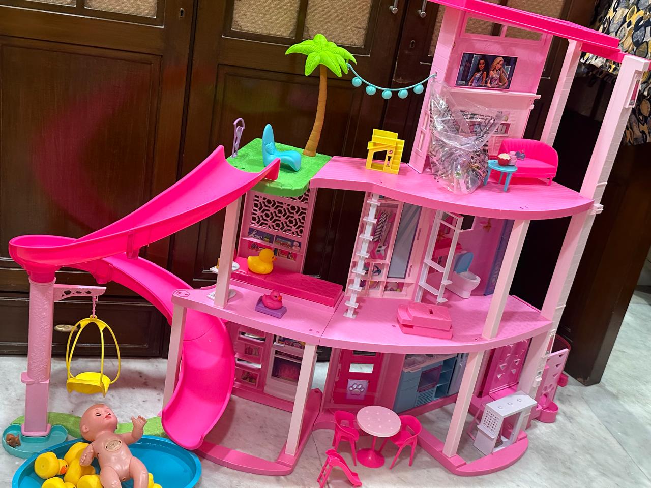 Secondhand Barbie doll house ( Mumbai )