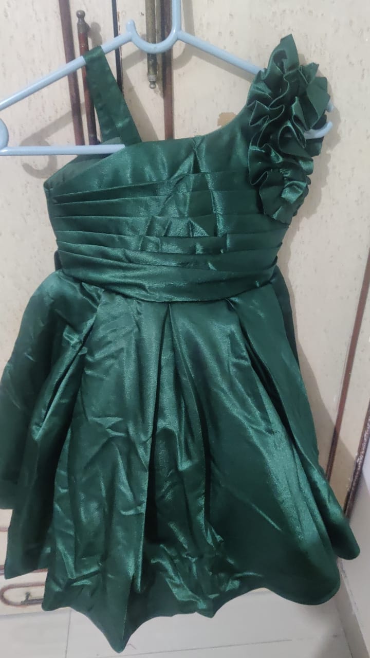 Preowned Like New satin frock (3-5 years)
