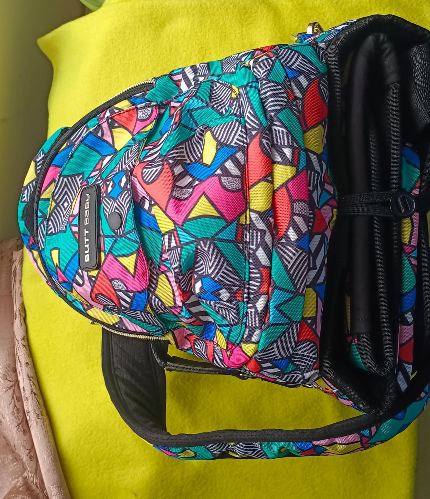 Secondhand but unused NEW Butt baby hip seat baby carrier